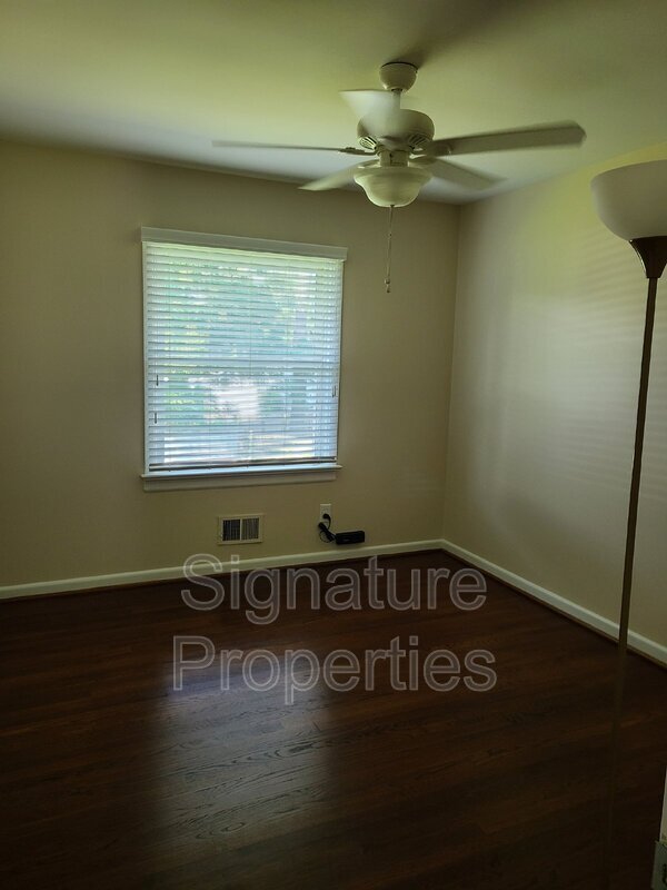 Foto del edificio - 9302 Huron Ave