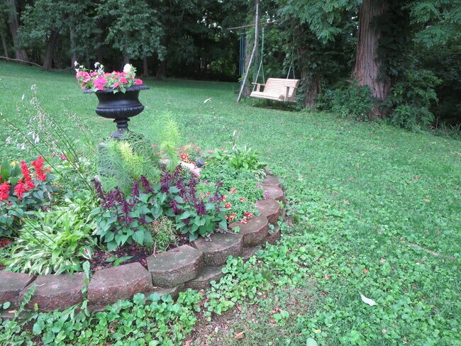 Building Photo - 22 McGrath St