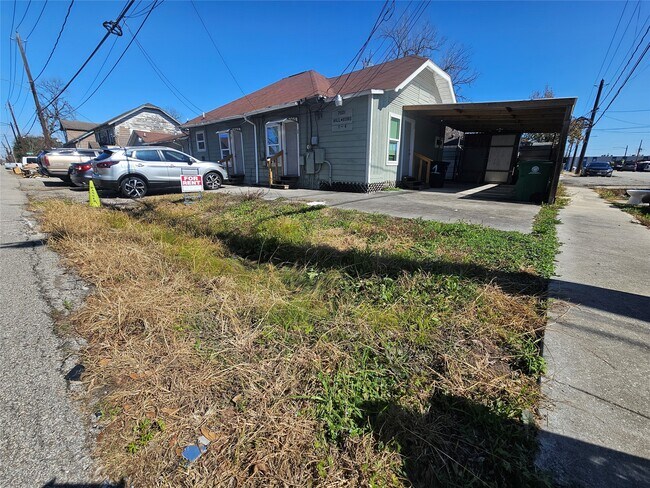 Foto del edificio - 7501 Hillsboro St