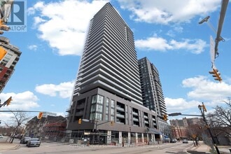 Building Photo - 2075 Lakeshore Rd.