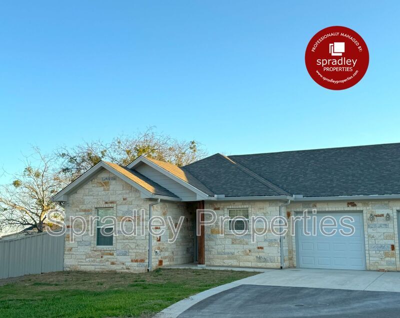 4899A W Amity Rd, Salado, TX 76571 Townhome Rentals in Salado TX