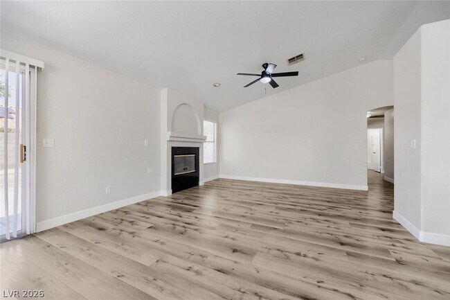 Building Photo - 5115 N Vista Del Rancho Way