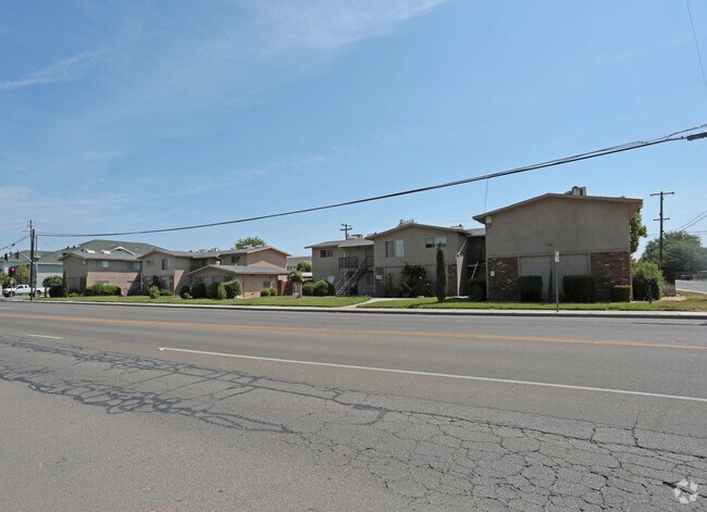 Foto del edificio - 1215-1237 Minnewawa Ave