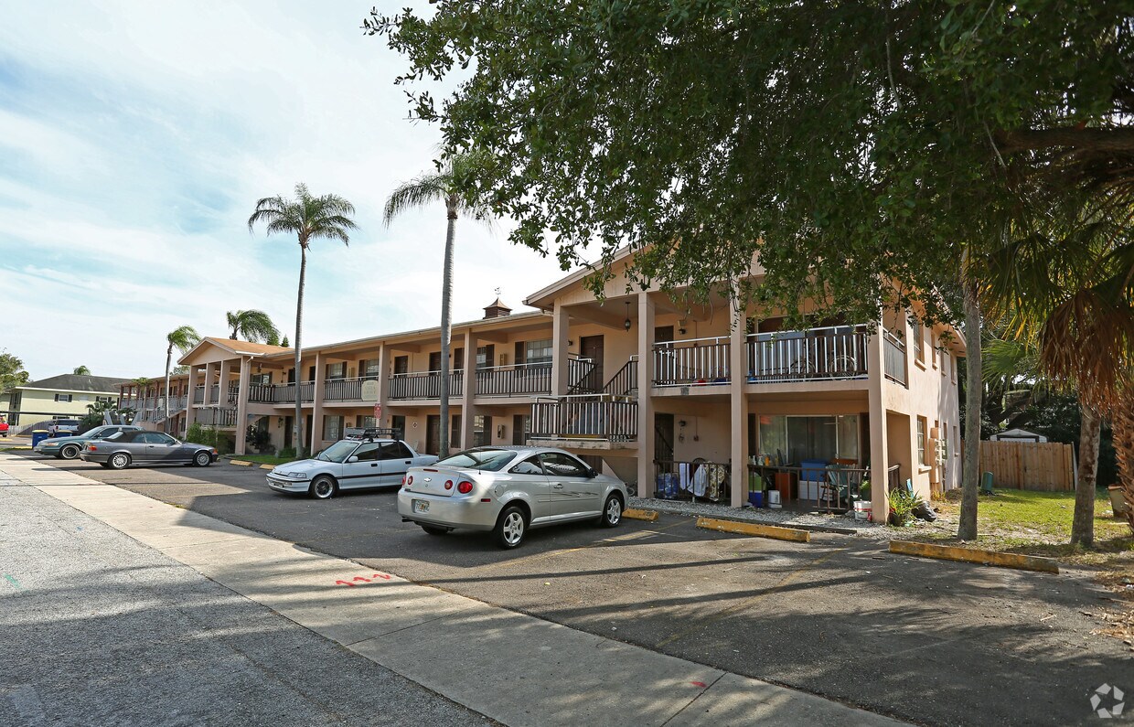 Building Photo - Villa Grace / Villa Marina