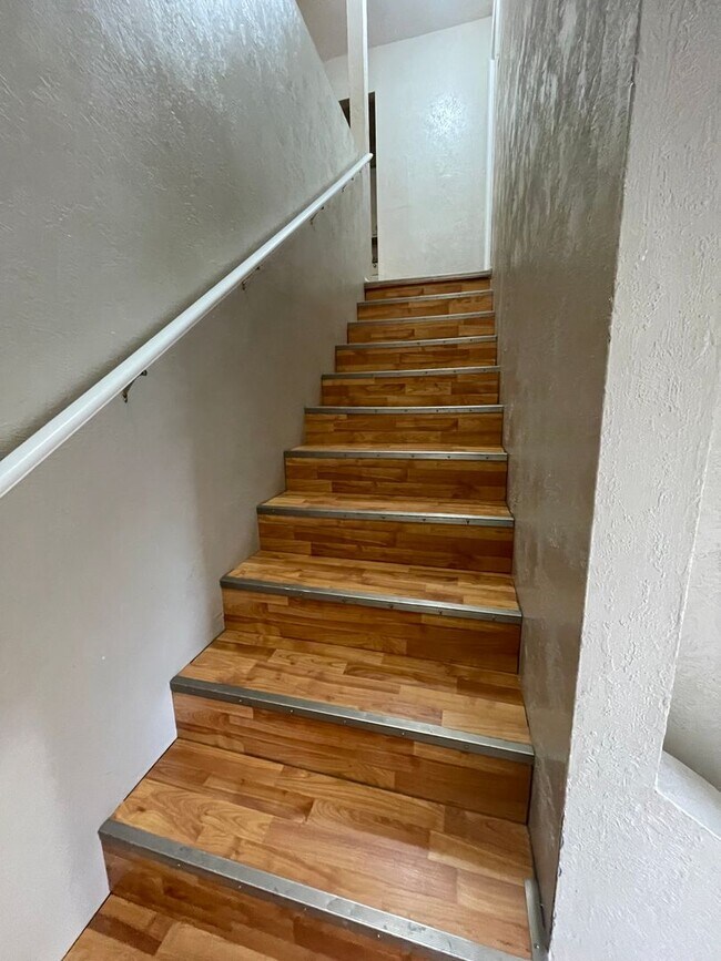 Foto del edificio - JULY PRE-LEASE Spacious 2 Bedroom 2 Bathro...