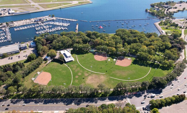 Building Photo - 219 Fort York Blvd