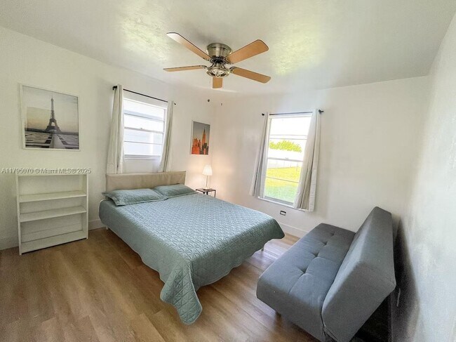 Foto del edificio - 4600 SW 9th Pl