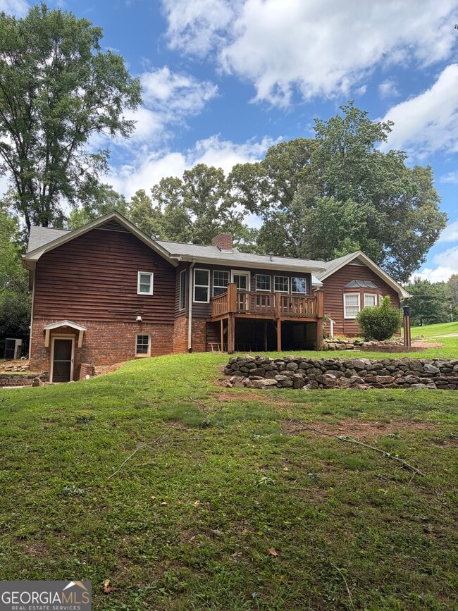 Building Photo - 105 Braemar Dr