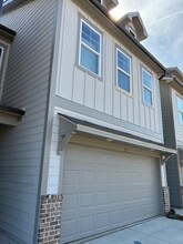 Building Photo - 328 Mountain Blvd S