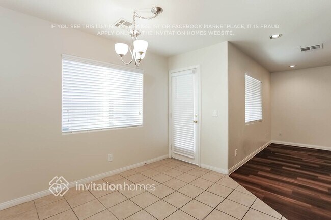 Foto del edificio - 10631 Gibbous Moon Dr