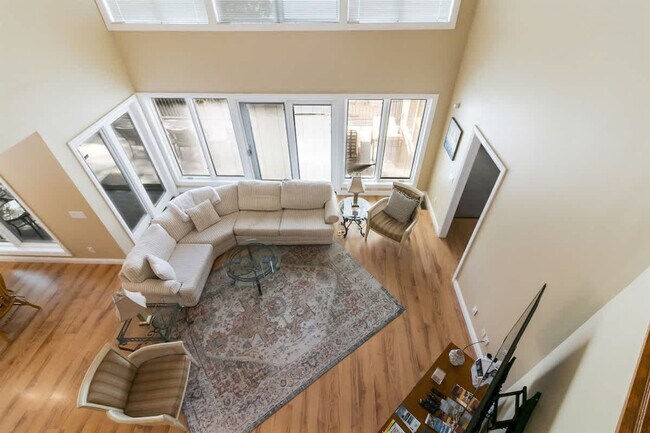 Building Photo - 140 Crane Ln