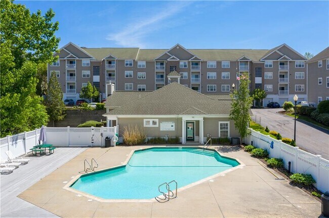 Foto del edificio - 100 Mill St