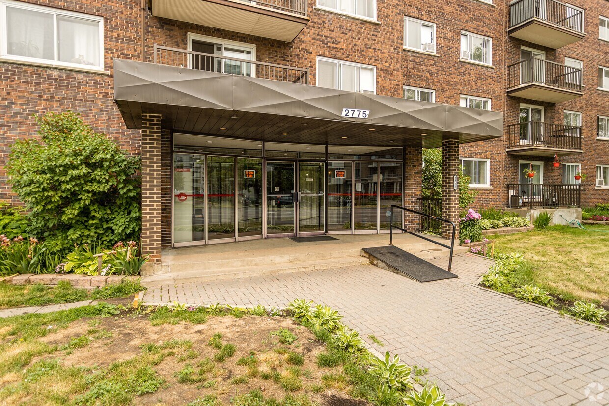 2775 De La CoteVertu Boul, SaintLaurent, QC H4R 1T7 Apartments 2775