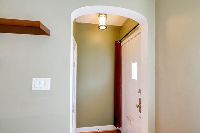 Building Photo - Charming 1930s Stone & Brick Cottage – 3BR...