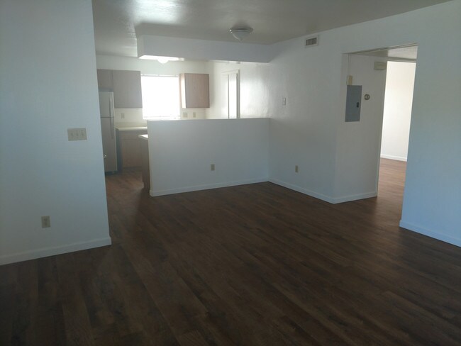 Foto del edificio - M&J Properties 171