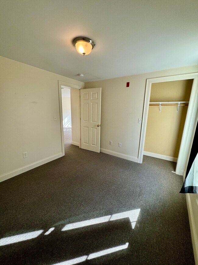 Building Photo - 163 Atwells Ave
