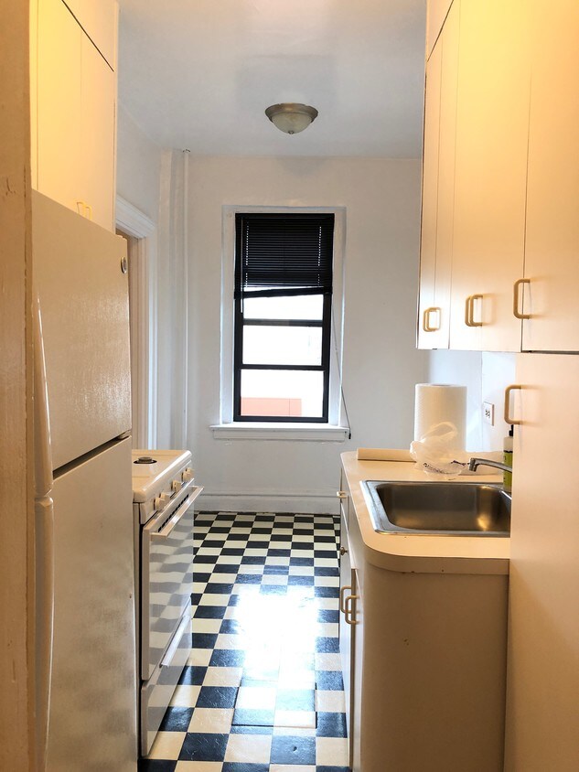 Primary Photo - 364 93rd St