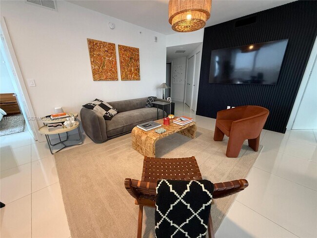 Foto del edificio - 488 NE 18th St