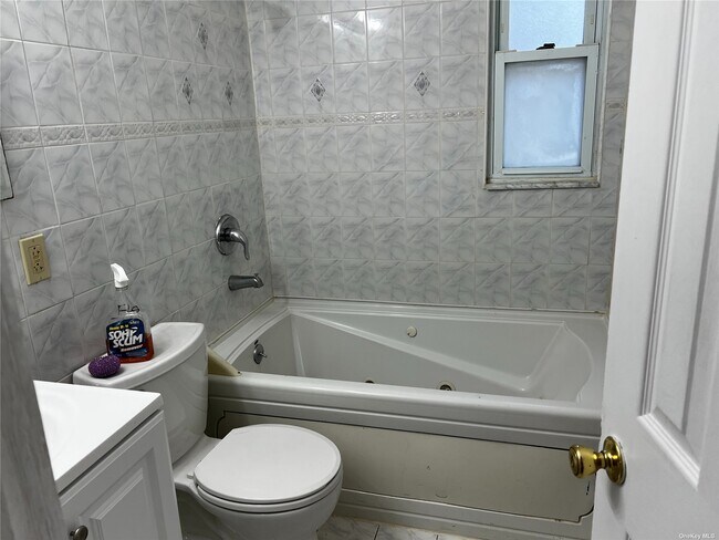Foto del edificio - 82-40 243rd St
