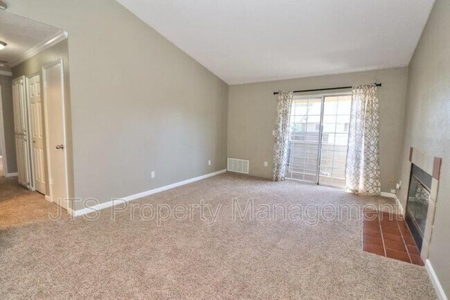 Foto del edificio - 11150 Trinity River Dr