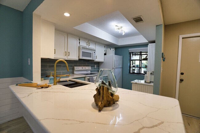 Foto del edificio - Seasonal Short-term 2-Bedroom 2-Bathroonm Condo located at Mission Lakes!