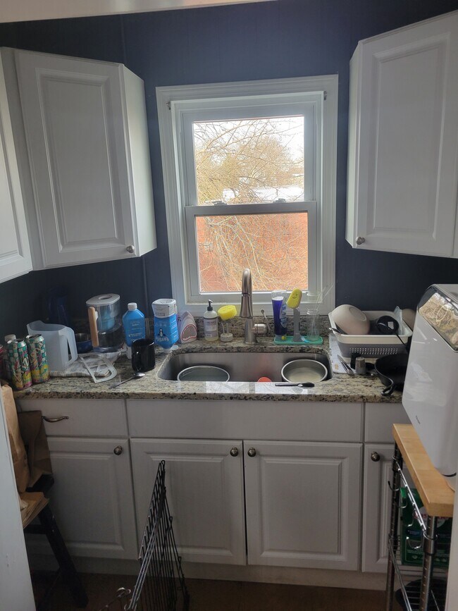 Building Photo - 27 Penn St