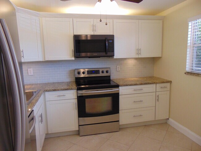 Building Photo - 3755 Via Poinciana