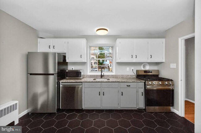 Building Photo - 8 Kennedy St