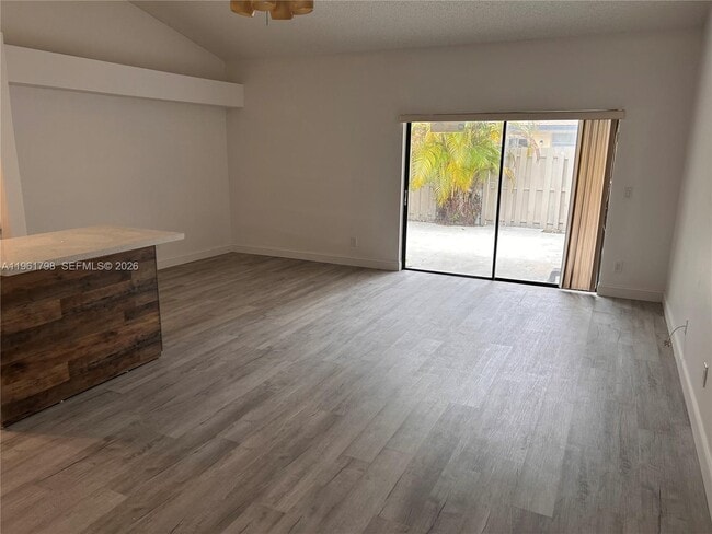 Foto del edificio - 7450 NW 34th St