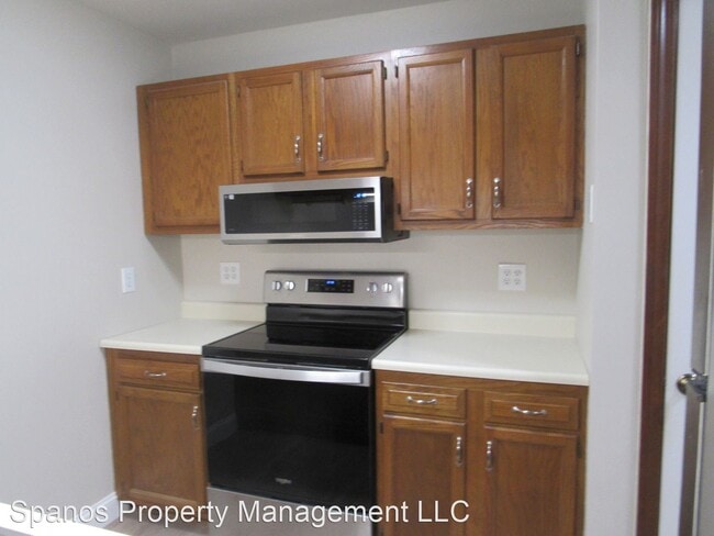 Building Photo - 2 br, 1 bath House - 5 Washington St.  Uni...