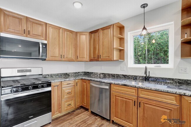 Building Photo - 16320 E Bradford Dr