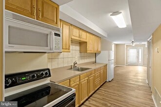 Building Photo - 2537 S Broad St