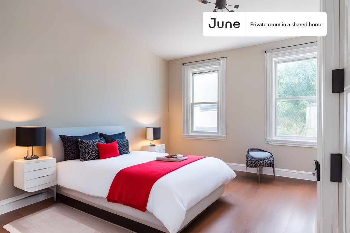 Private bedroom in 3 bed/1.5 bath Home - Private bedroom in 3 bed/1.5 bath Home