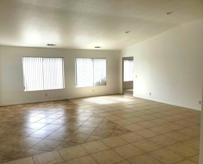 Foto del edificio - 80625 Virginia Ave