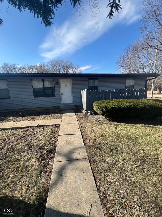 Building Photo - 2000 Indianapolis Rd