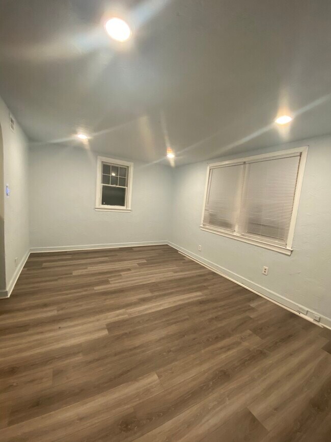 Building Photo - 399 East Cliveden Street, Unit C