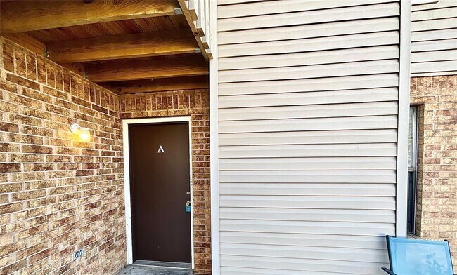 Foto del edificio - 336 Chalmette Dr