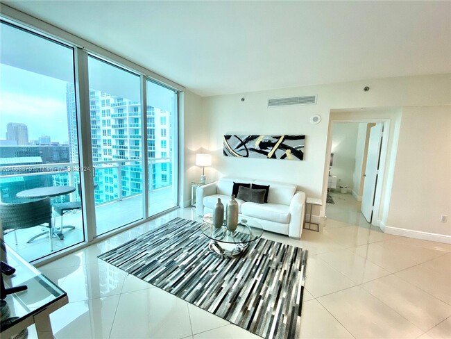 Foto del edificio - 950 Brickell Bay Dr