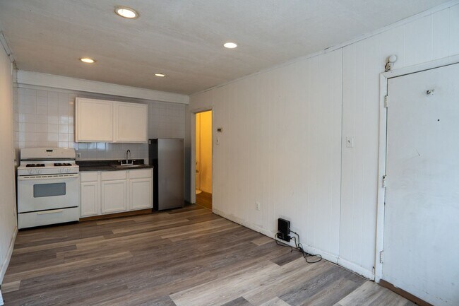 Foto del edificio - 635 Dudley St