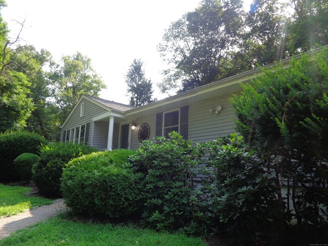Building Photo - 455 Hoyt St