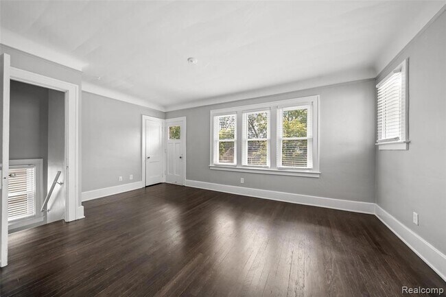 Foto del edificio - 242 W Webster St