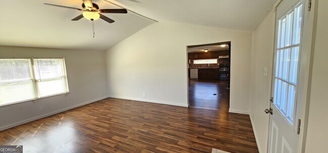 Building Photo - 685 Couch Rd