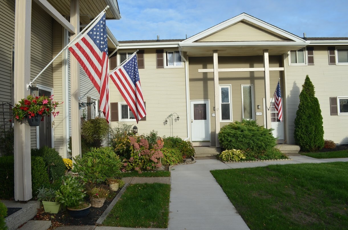 4709 Tuscarora Rd, Niagara Falls, NY 14304 Townhome Rentals in