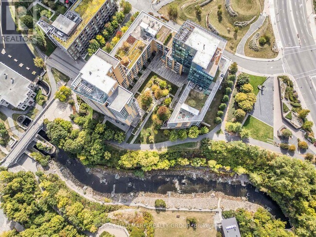 Building Photo - 250 Lett St