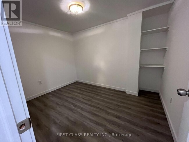 Building Photo - 2571 Palisander Ave