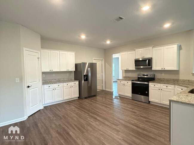 Building Photo - 995 Minden Terrace