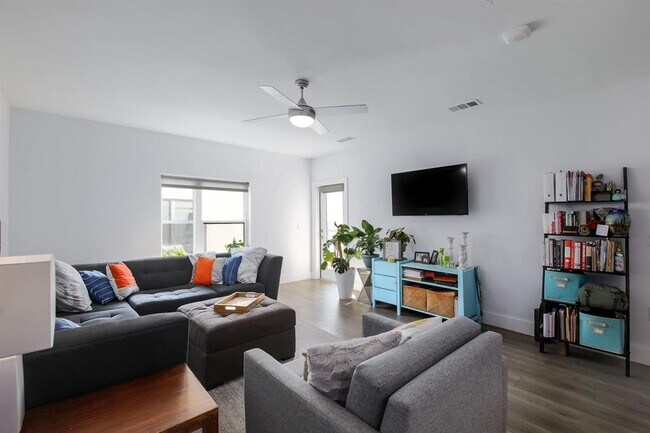 Foto del edificio - 2213 Poquito St