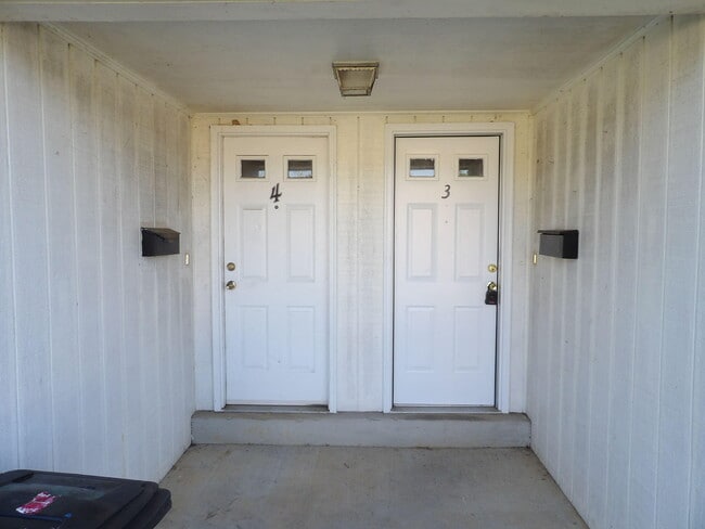 Building Photo - 75 Ashwood Ct
