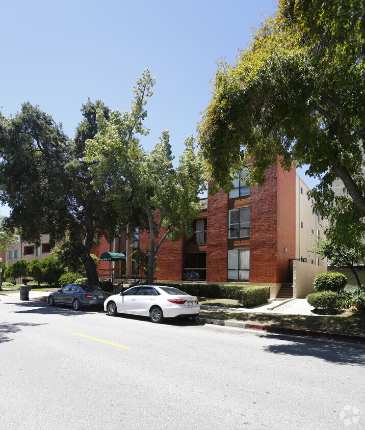 Building Photo - 511 N Jackson St