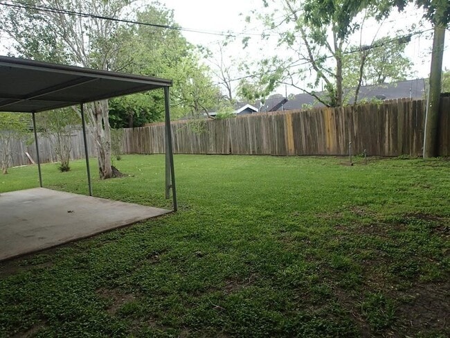 Building Photo - 6107 Delbury St